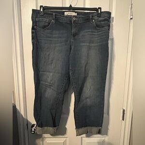 Like New Torrid Medium Blue Capri Jeans